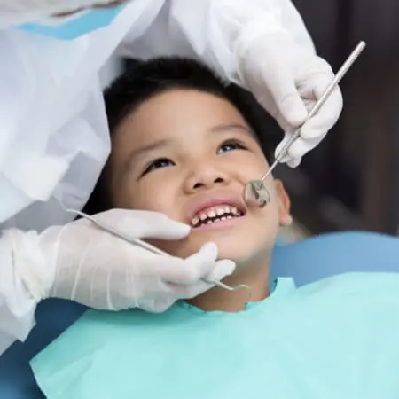 child at the dentist